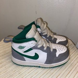 Jordan 1 Mid SE "White/Pine Green/Lt Smoke Grey" Toddler Boys' Shoe